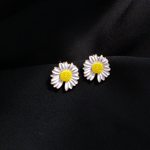 💕Last one Enamel Daisy Stud Sterling Silver - Picture 6 of 7